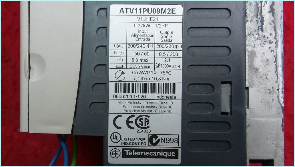 TELEMECANİQUE ATV11PU09M2E 0,37 KW SÜRÜCÜ