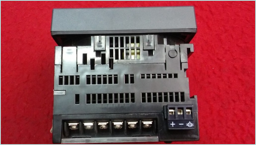 SCHNEİDER PM810MG METSEPM5310 POWER LOGİC ENERJİ ANALİZÖRÜ