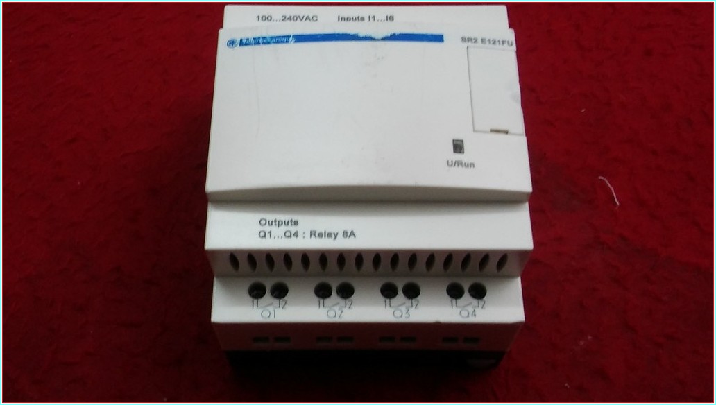 TELEMECANİQUE SR2 E121FU PLC