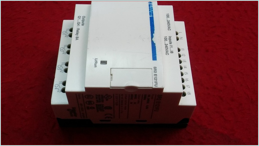 TELEMECANİQUE SR2 E121FU PLC