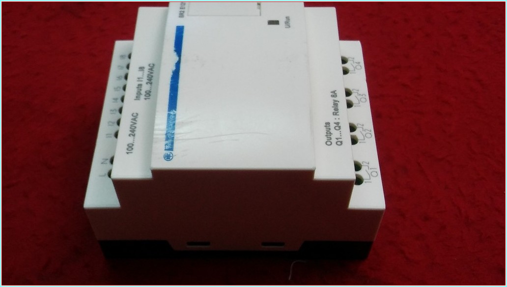 TELEMECANİQUE SR2 E121FU PLC