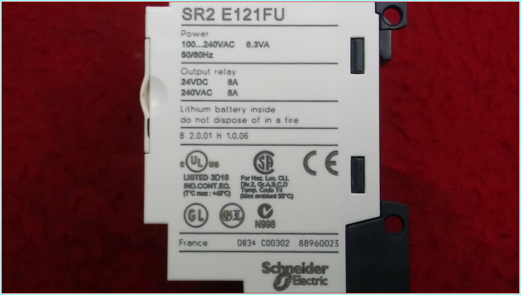 TELEMECANİQUE SR2 E121FU PLC