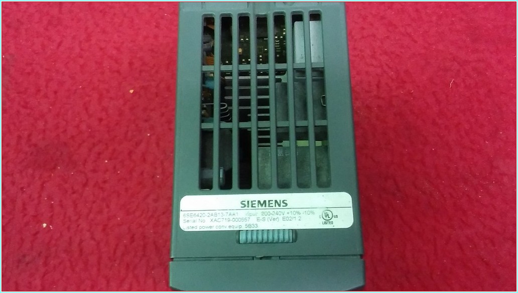 SIEMENS 6SE6420-2AB13-7AA1 0,37 KW SÜRÜCÜ