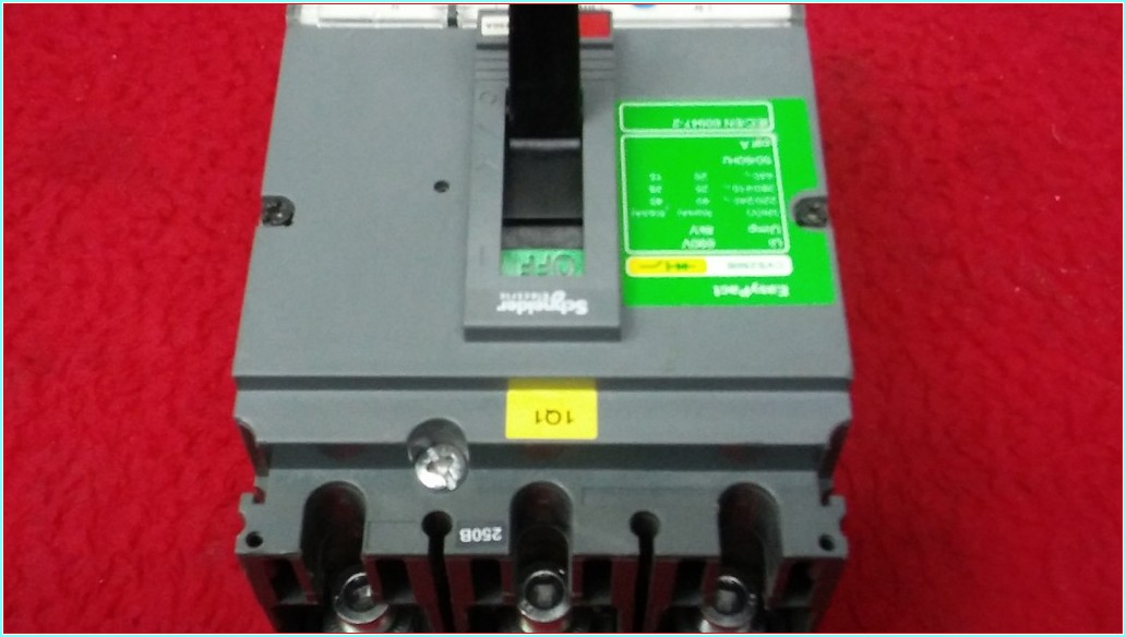 CVS250F CVS250B SCHNEİDER
