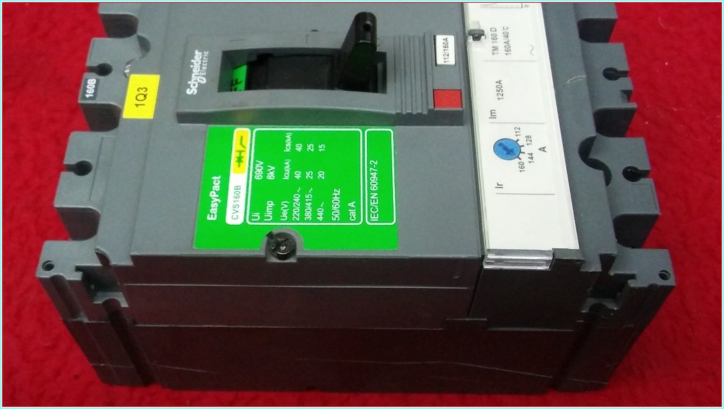 SCHNEİDER CVS160B 112-160A TMŞ DEVRE KESİCİ ŞALTER