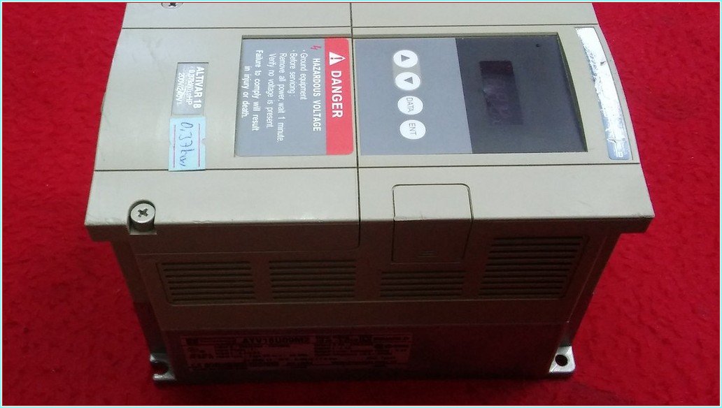 TELEMECANİQUE ATV18U09M2 0,37 KW SÜRÜCÜ