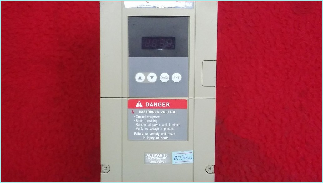 TELEMECANİQUE ATV18U09M2 0,37 KW SÜRÜCÜ