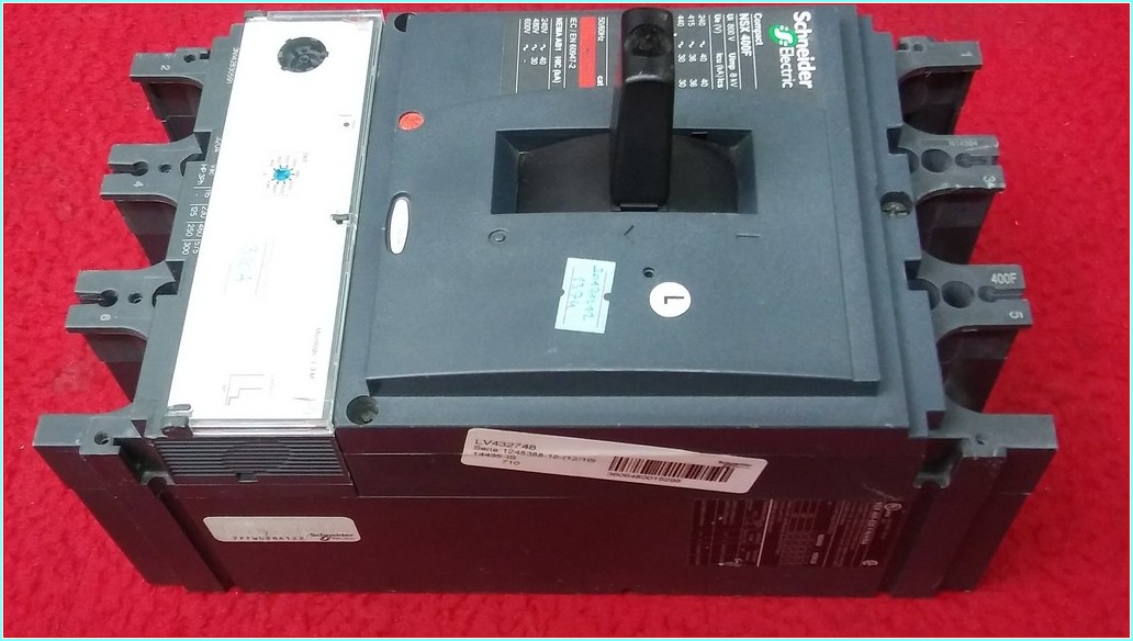 SCHNEİDER LV432676 NSX 400F 400A SIFIR KUTULU TMŞ ŞALTER