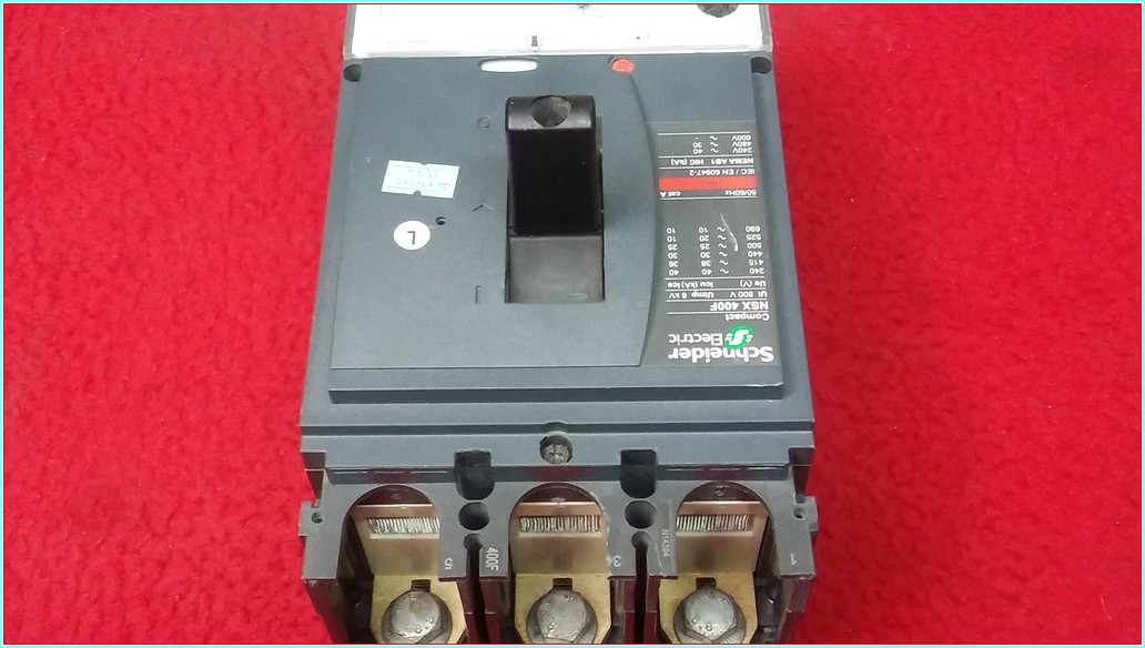 SCHNEİDER LV432676 NSX 400F 400A SIFIR KUTULU TMŞ ŞALTER