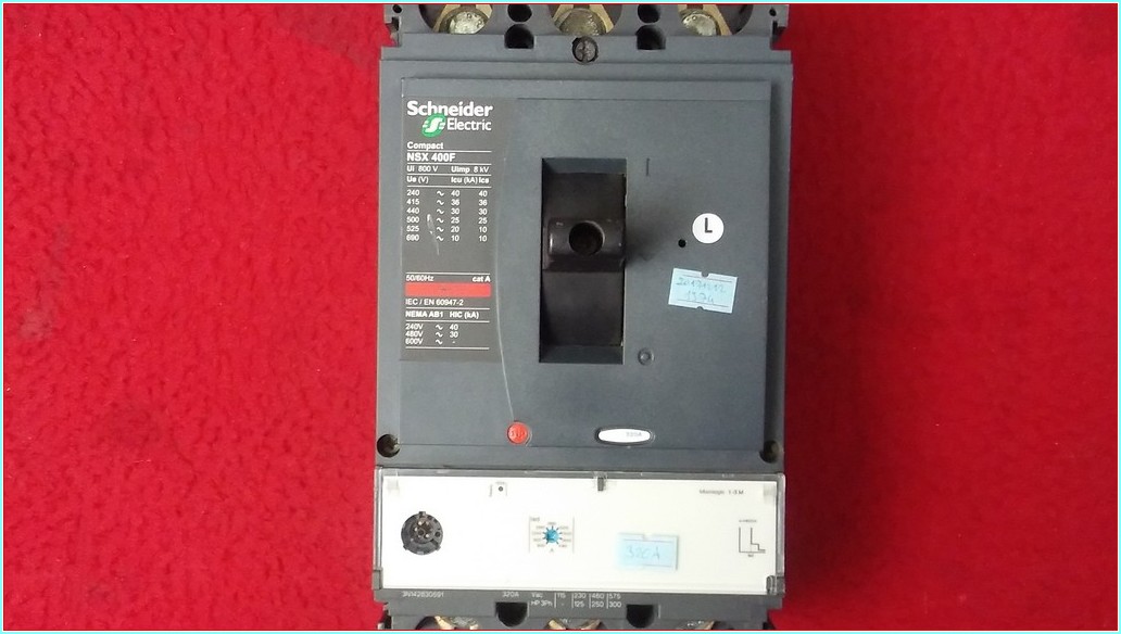 SCHNEİDER LV432676 NSX 400F 400A SIFIR KUTULU TMŞ ŞALTER