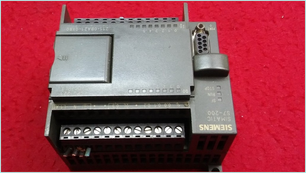 SIEMENS 6ES7 211-0BA21-0XB0 6ES7211-0BA21-0XB0 SIMATIC S7-200 PLC