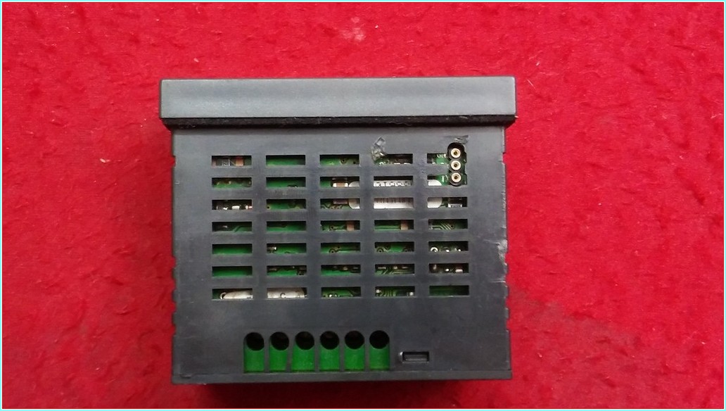 GEFRAN 40T-72-3-00-RR-02-9-000 ISI KONTROL CİHAZI