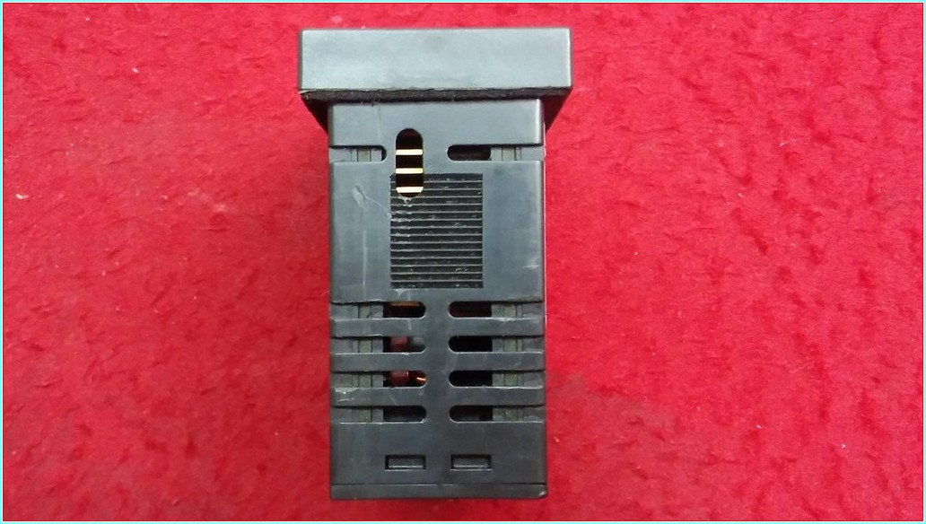 GEFRAN 40T-72-3-00-RR-02-9-000 ISI KONTROL CİHAZI
