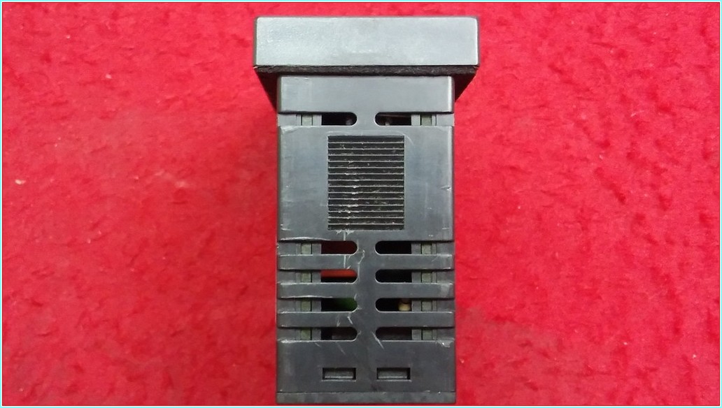 GEFRAN 40T-72-3-00-RR-02-9-000 ISI KONTROL CİHAZI
