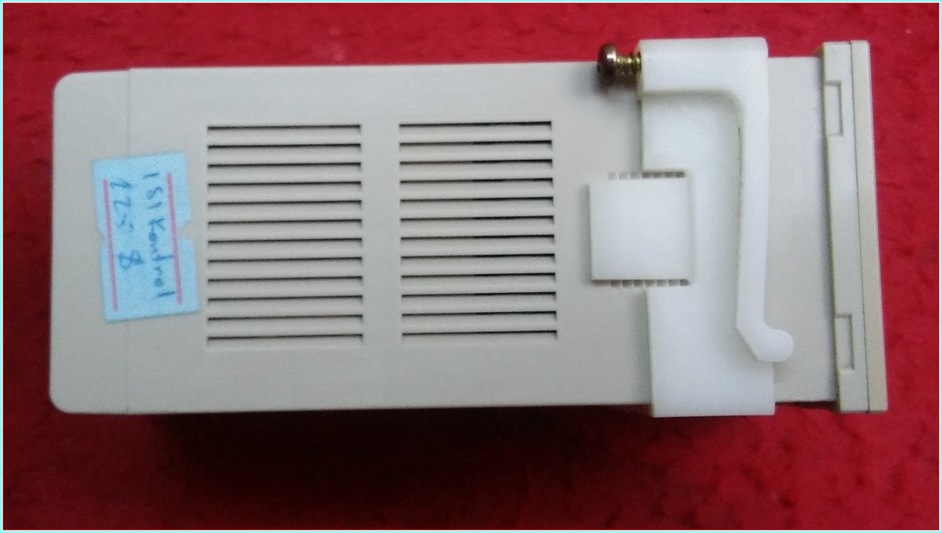 OMRON E5CS-R1KJX-520 E5CS R1KJX 520 E5CSR1KJX520 TEMPERATURE CONTROLLER
