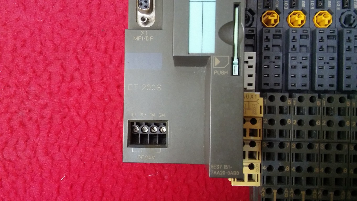 SIEMENS 6ES7 151-7AA20-0AB0 6ES7 193-4CA50-0AA0 6ES7 193-4CC30-0AA0 SIMATIC S7 PLC TAKIM
