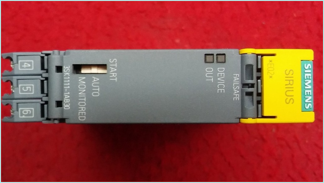 SIEMENS 3SK1111-1AB30 3SK1111 1AB30 3SK11111AB30 SIRIUS EMNİYET RÖLESİ