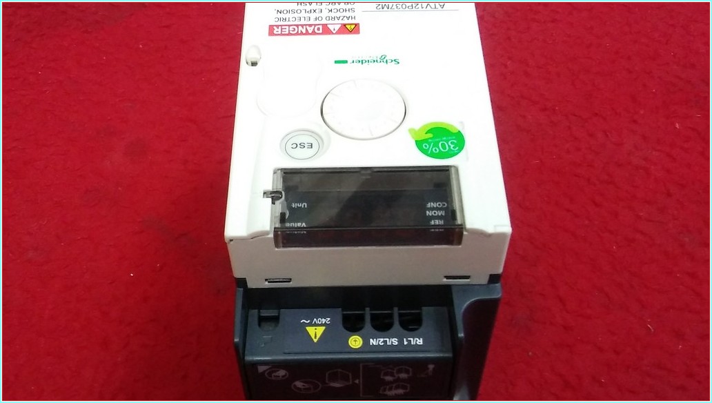 SCHNEİDER ATV12P037M2 0,37 KW SÜRÜCÜ