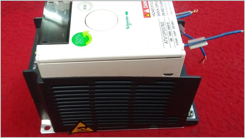 SCHNEİDER ATV12P037M2 0,37 KW SÜRÜCÜ