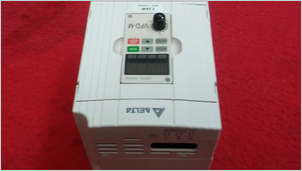 DELTA VFD022M43B VFD-M 2,2 KW SÜRÜCÜ