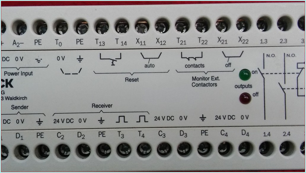 SICK LCUX1-400 EMNİYET RÖLESİ
