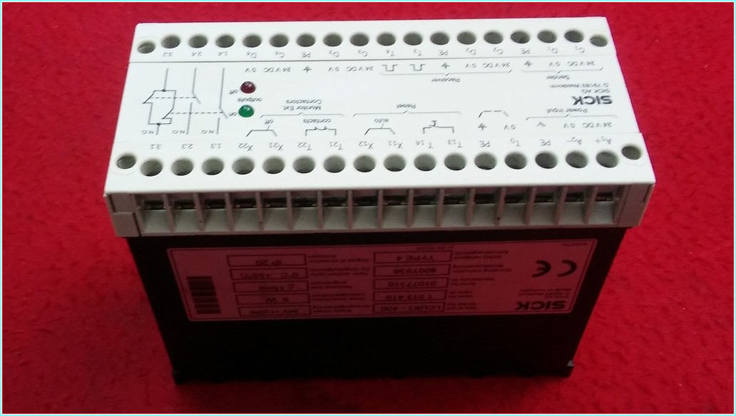 SICK LCUX1-400 EMNİYET RÖLESİ