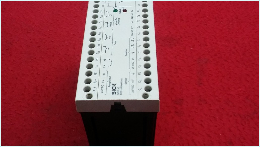 SICK LCUX1-400 EMNİYET RÖLESİ