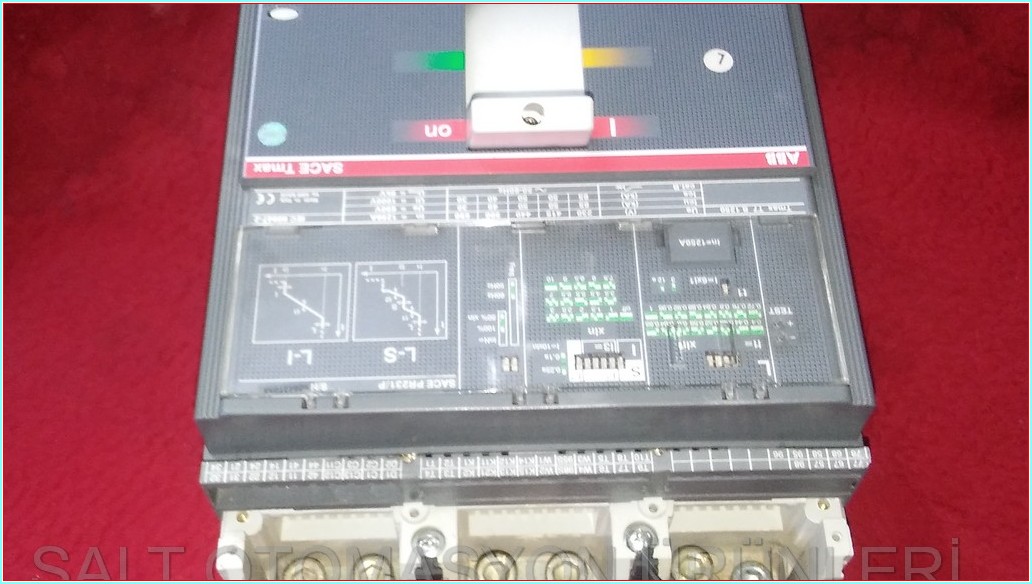 ABB TMAX T7 S 1250 SACE TMAX 1250A TMŞ KOMPAKT DEVRE KESİCİ ŞALTER YENİ MODEL