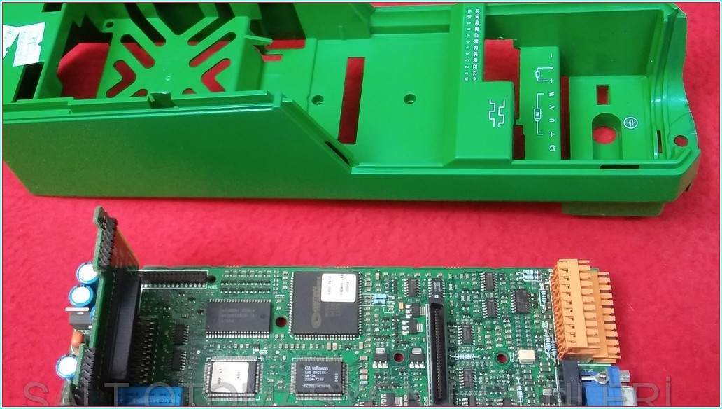CONTROL TECHNIQUES UD96 UNİDRİVE KONTROL KARTI KONTROL PANELİ