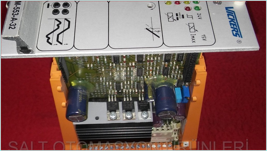 VICKERS EEA-PAM-553-A-32 EEA-PAM-553 EEA-PAM EE-04054-042 KSDG4V-3 GÜÇ AMPLİFİKATÖRÜ ORANSAL KONTROL VALFLERİ KONTROL KARTI