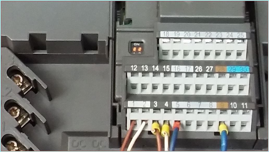 SIEMENS 6SE6440-2AD24-0BA1 MICROMASTER 440 4 KW SÜRÜCÜ HIZ KONTROL DRIVER
