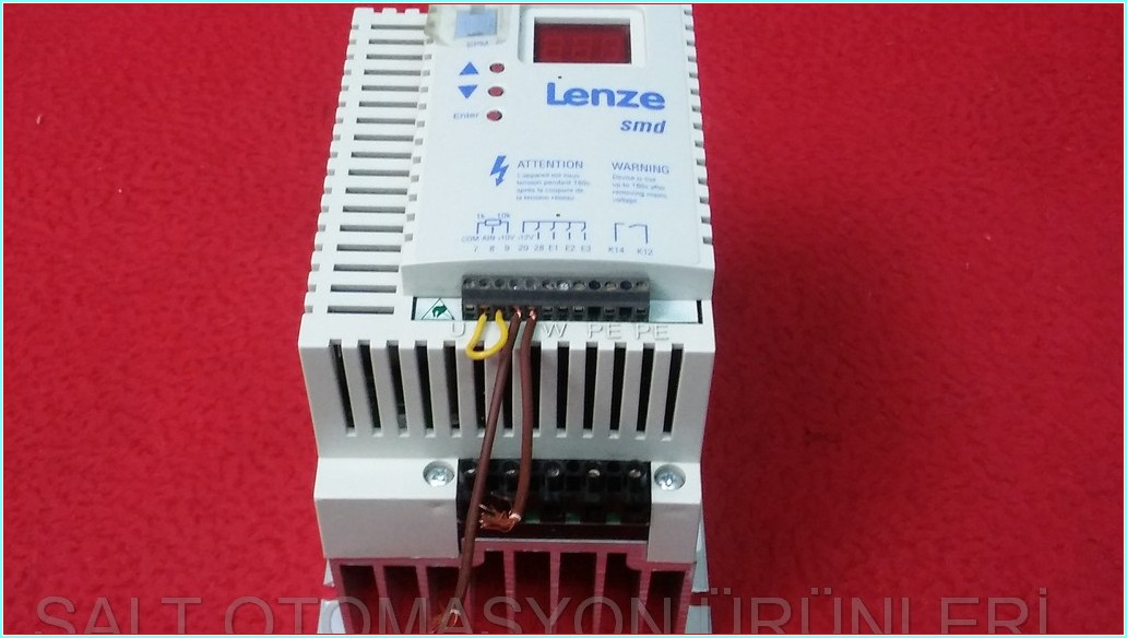 LENZE ESMD222X2SFA ESMD222L4TXA 13446295 2,2KW SÜRÜCÜ HIZ KONTROL DRIVER 380V INPUT
