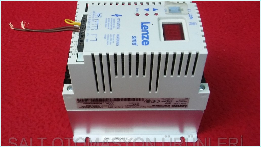 LENZE ESMD222X2SFA ESMD222L4TXA 13446295 2,2KW SÜRÜCÜ HIZ KONTROL DRIVER 380V INPUT