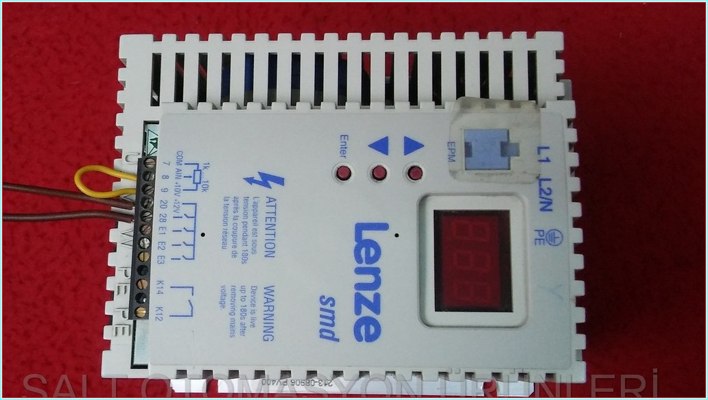 LENZE ESMD222X2SFA ESMD222L4TXA 13446295 2,2KW SÜRÜCÜ HIZ KONTROL DRIVER 380V INPUT