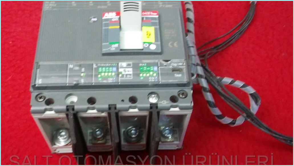 ABB TMAX XT2N 160 1SDA066767R1 100A 4  KUTUPLU TMŞ DEVRE KESİCİ ŞALTER