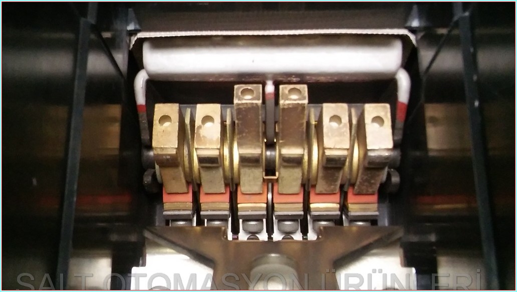 MITSUBISHI AE2500-SS AIR CURCUIT BREAKER 2500A MASTERPACT