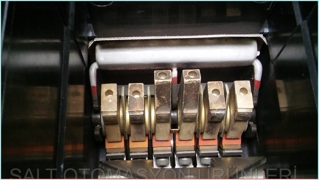 MITSUBISHI AE2500-SS AIR CURCUIT BREAKER 2500A MASTERPACT