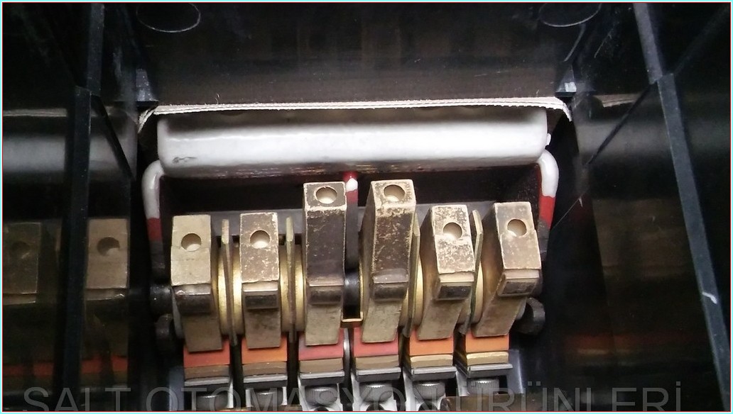 MITSUBISHI AE2500-SS AIR CURCUIT BREAKER 2500A MASTERPACT