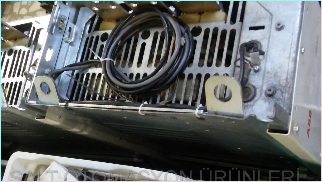 ABB ACS800-04-0210-3 ACS800 160KW 286A  ACS800 SÜRÜCÜ HIZ KONTROL DRIVER