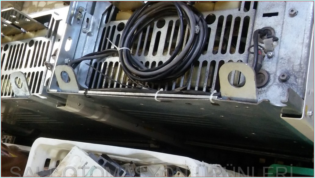 ABB ACS800-04-0210-3 ACS800 160KW 286A  ACS800 SÜRÜCÜ HIZ KONTROL DRIVER