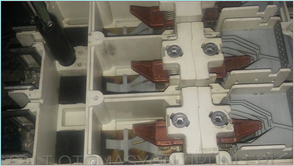 MOELLER N 11-400-CNA 400A ŞEFFAF KAPAKLI TMŞ DEVRE KESİCİ