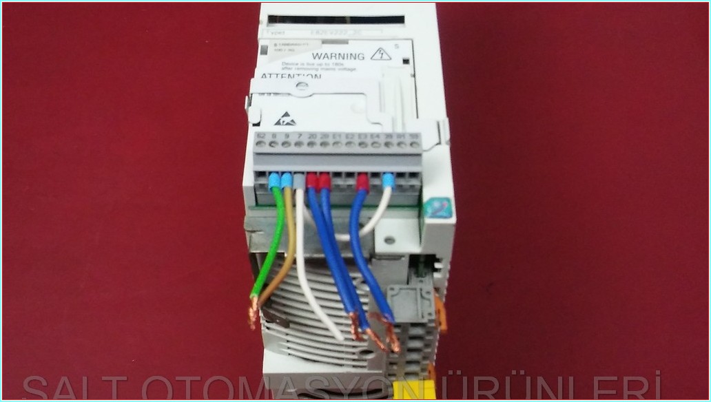 LENZE E82EV222_2C E82EV222-2C 8200 VECTOR 2,2KW SÜRÜCÜ DRIVER INVERTER HIZ KONTROL CİHAZI
