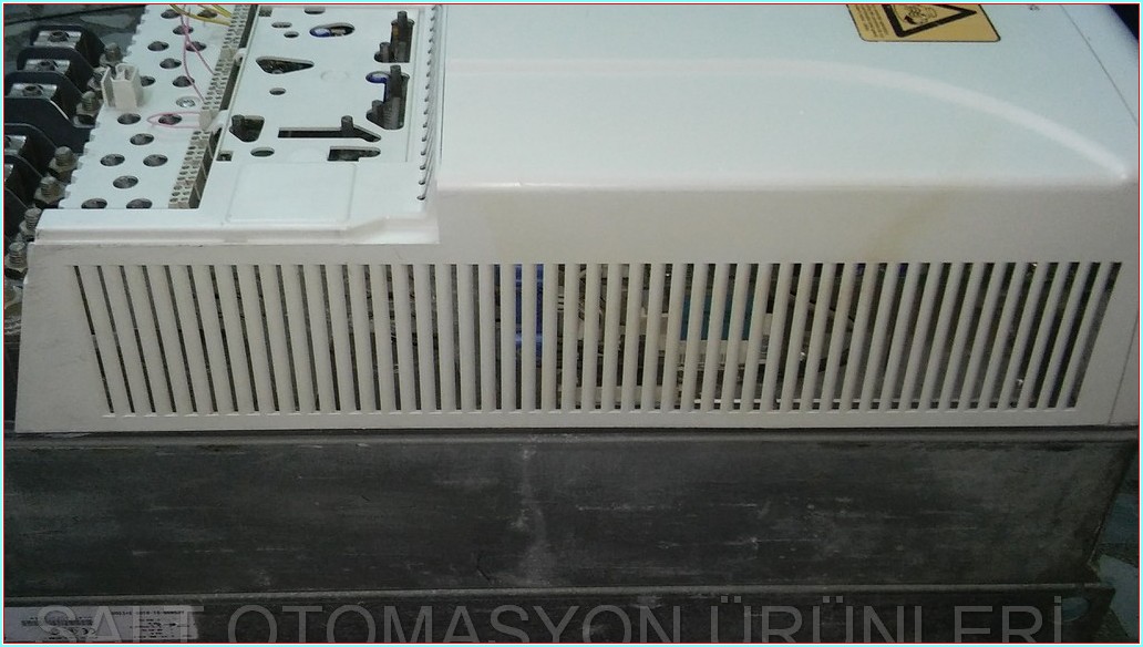 ABB ACS800 ACS800-01-0100-3 ACS800-01-0100-3-E200 90KW SÜRÜCÜ