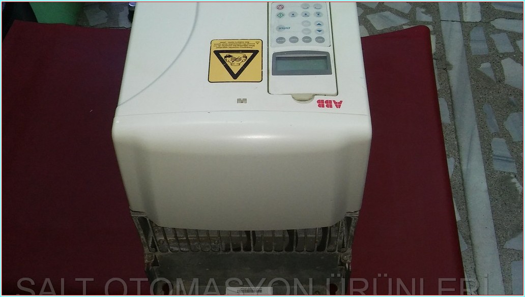ABB ACS800 ACS800-01-0100-3 ACS800-01-0100-3-E200 90KW SÜRÜCÜ