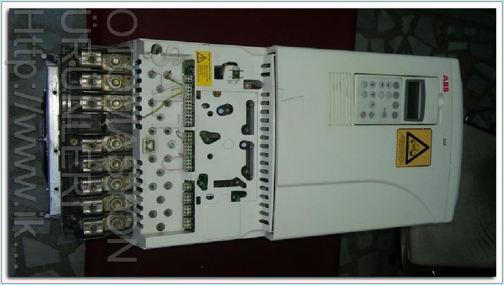 ABB ACS800 ACS800-01-0100-3 ACS800-01-0100-3-E200 90KW SÜRÜCÜ
