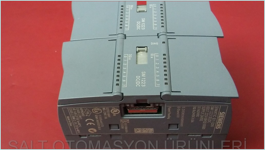 SIEMENS 6ES7 223-1BH32-0XB0 6ES7223-1BH32-0XB0 SIMATIC S7-1200 SM 1223 DC-DC PLC