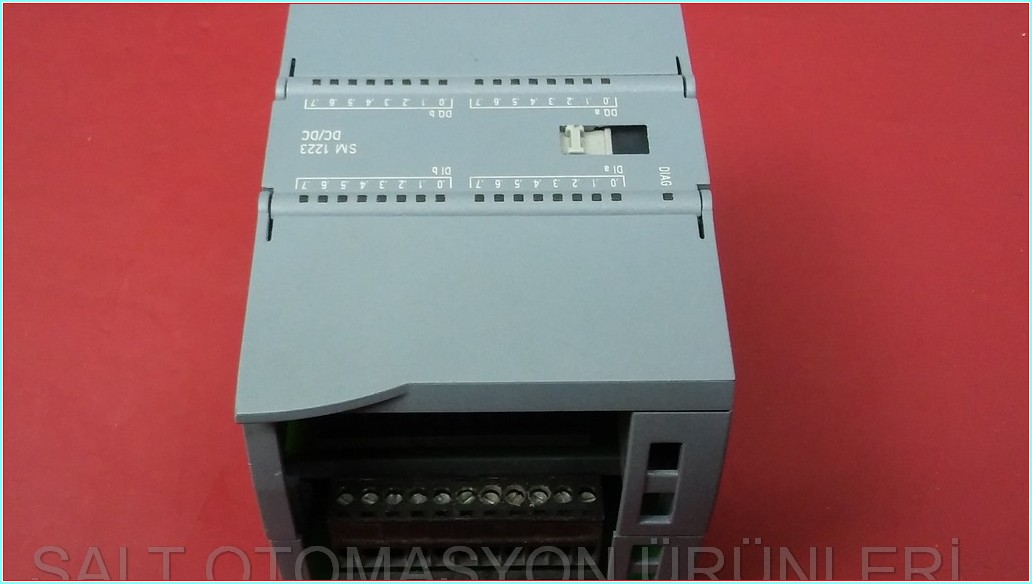 SIEMENS 6ES7 223-1BL32-0XB0 SIMATIC S7-1200 SM 1223 SM1223 DC-DC PLC