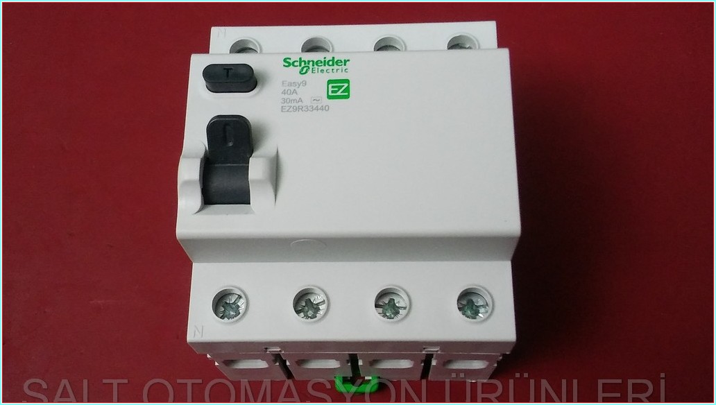 SCHNEİDER EZ9R33440 EZ9R33440 4P-40A-30MA-AC X1 EASY9 40A SIFIR KUTULU KAÇAK AKIM