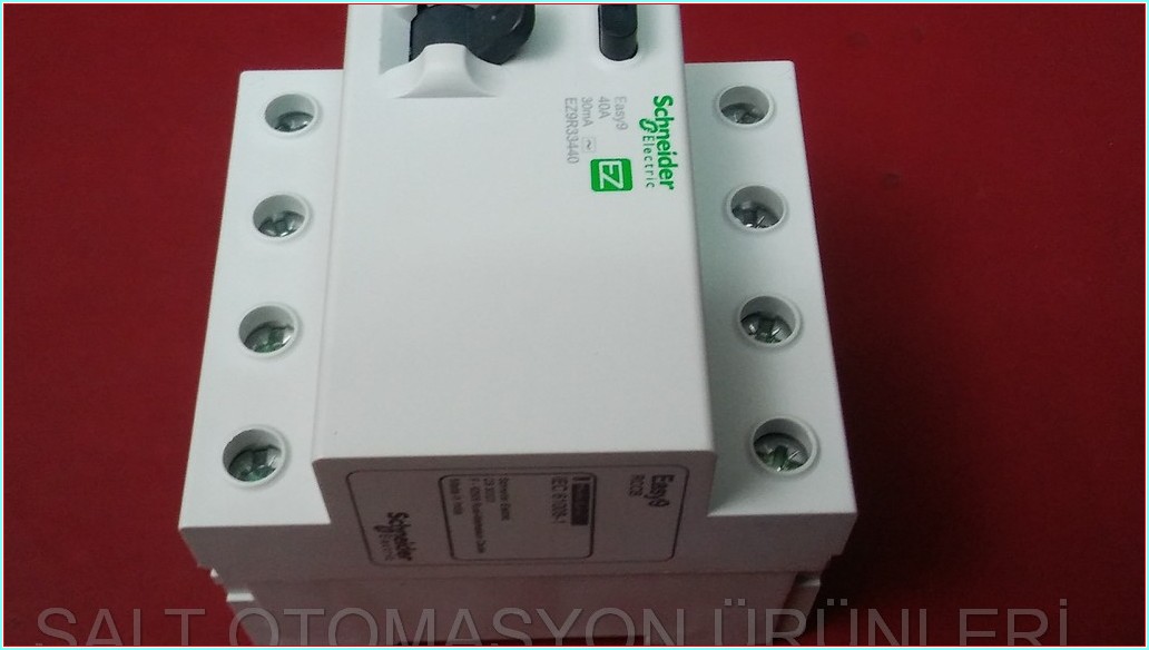 SCHNEİDER EZ9R33440 EZ9R33440 4P-40A-30MA-AC X1 EASY9 40A SIFIR KUTULU KAÇAK AKIM