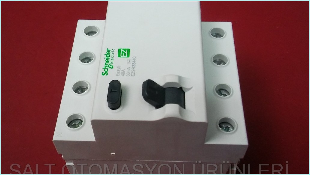 SCHNEİDER EZ9R33440 EZ9R33440 4P-40A-30MA-AC X1 EASY9 40A SIFIR KUTULU KAÇAK AKIM